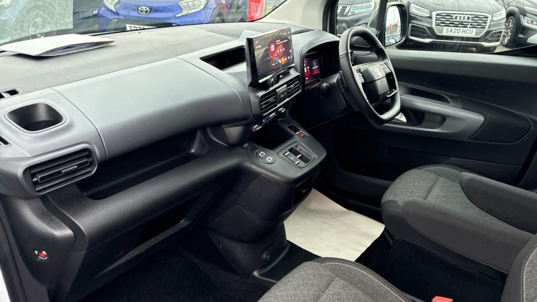 Vauxhall Combo Life 100kW Ultimate 52kWh 5dr Auto Electric Estate